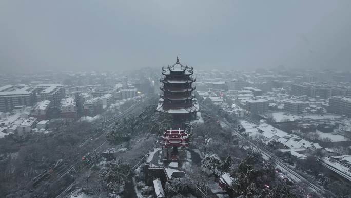 武汉黄鹤楼暴雪4K航拍