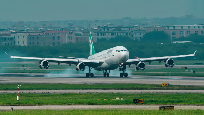 马汉航空空客A340降落广州机场