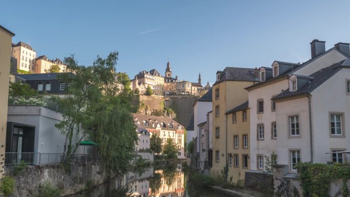 卢森堡大公国的时间流逝，城市天际线的时间流逝沿着阿尔泽特河在卢森堡历史悠久的老城区