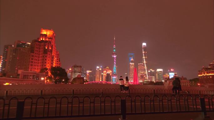 上海外滩乍浦路桥夜景游客人流车流延时摄影