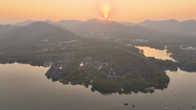 唯美夕阳西下杭州西湖苏堤航拍美景大自然风