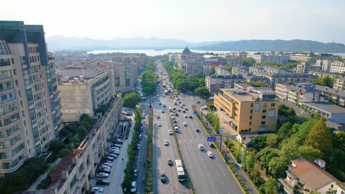 杭州市区西湖大道定安路马路车辆车流风景视