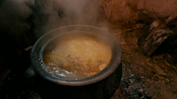 老砂锅炖肉