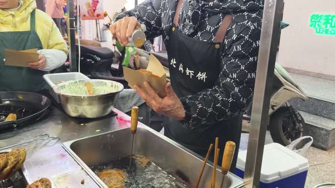 城市夜景夜市烧烤小吃夜生活脚步小吃美