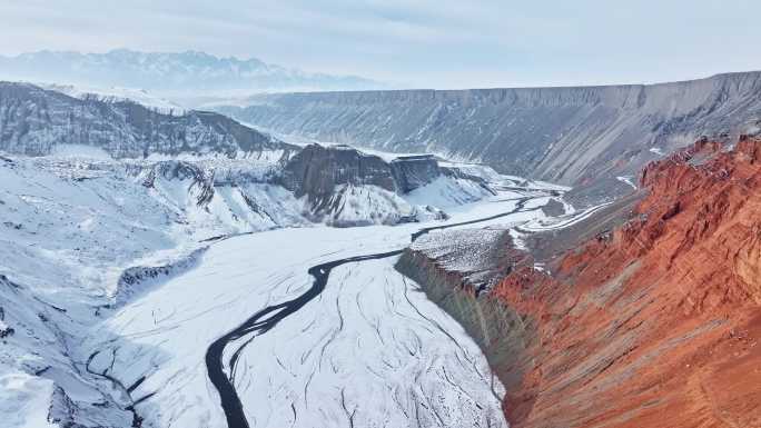 安集海大峡谷冬天雪天航拍风光