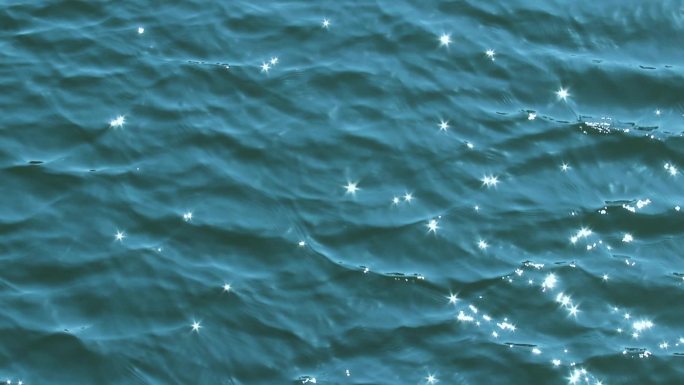 波光粼粼绿色水面 阳光洒在水面 1668
