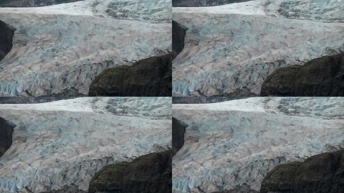 夏季门登霍尔冰川的特写。气候变化。阿拉斯加