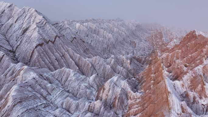 天山南北最美的红层峡谷