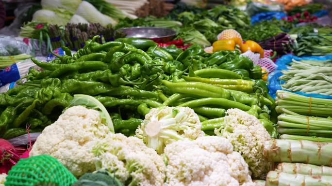 蔬菜青菜菜市场卖菜买菜民生工程