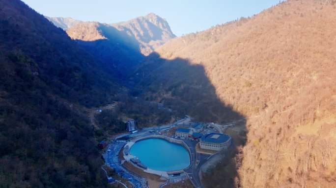 山中民宿酒店 厢式民宿酒店 熊猫主题民宿