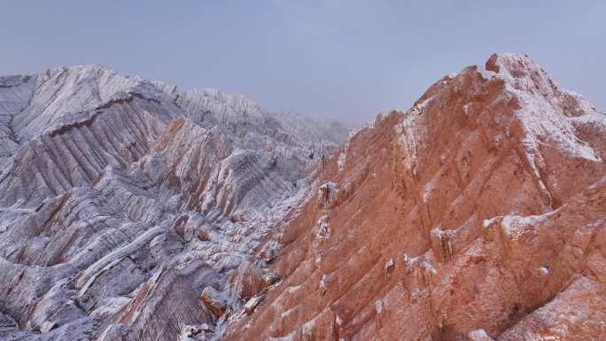 天山南北最美的红层峡谷