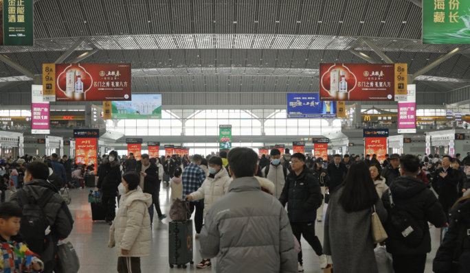 西安北站高铁服务车流人流