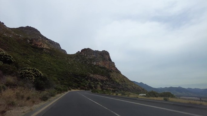沿着落基山脉的海岸线铺设的道路，开普敦，南非。观点