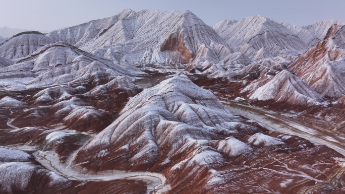 天山南北最美的红层峡谷