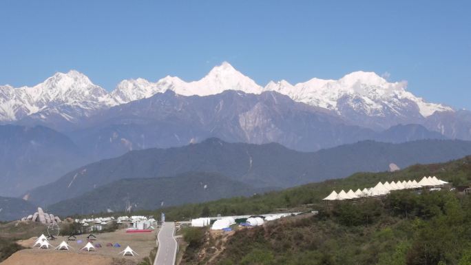 雅安石棉王岗坪景区方舱酒店贡嘎山