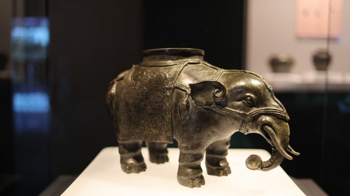 上海博物馆藏青铜器酒器象尊