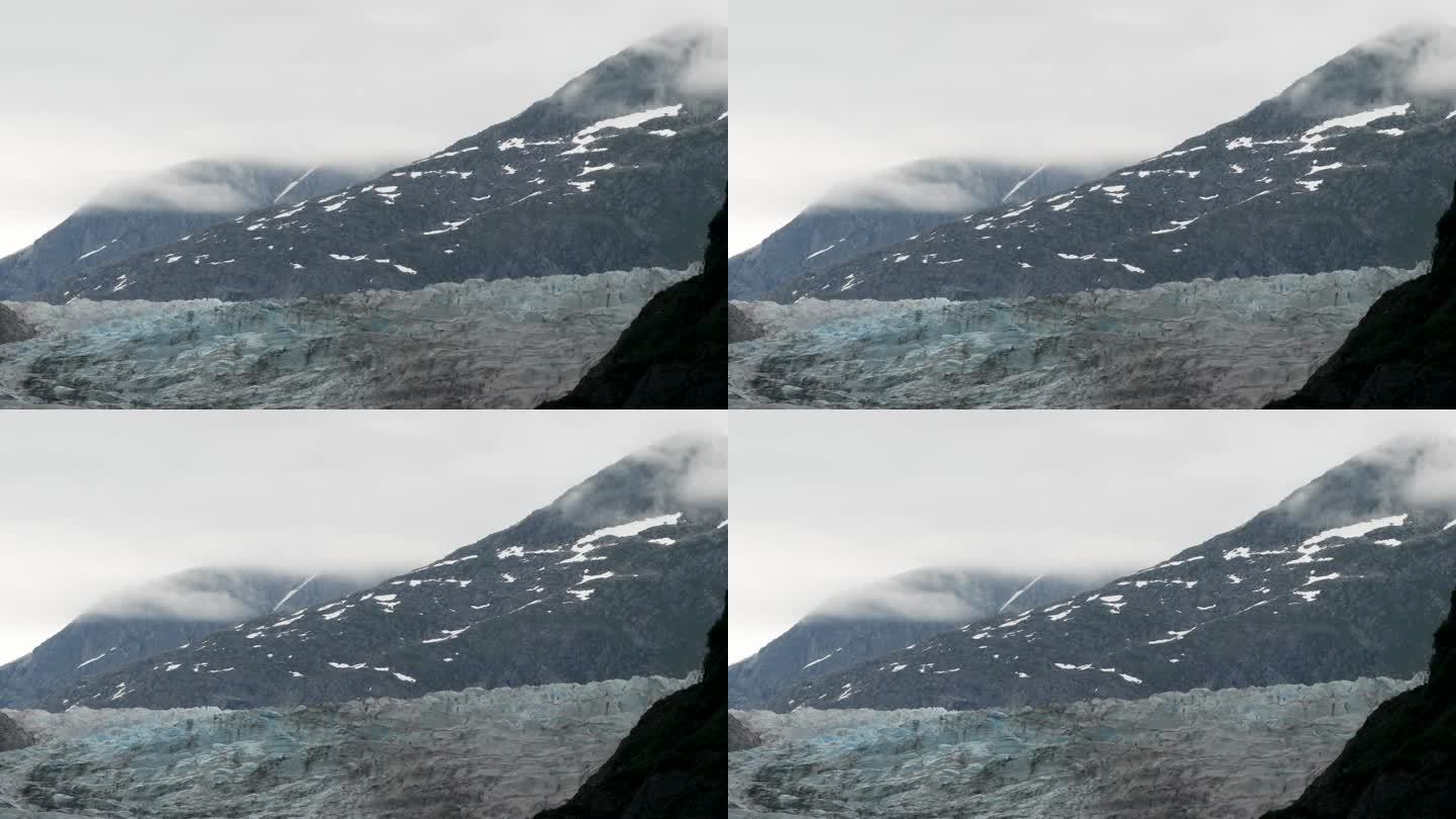 阿拉斯加，门登霍尔冰川及其周围的山脉被云层覆盖