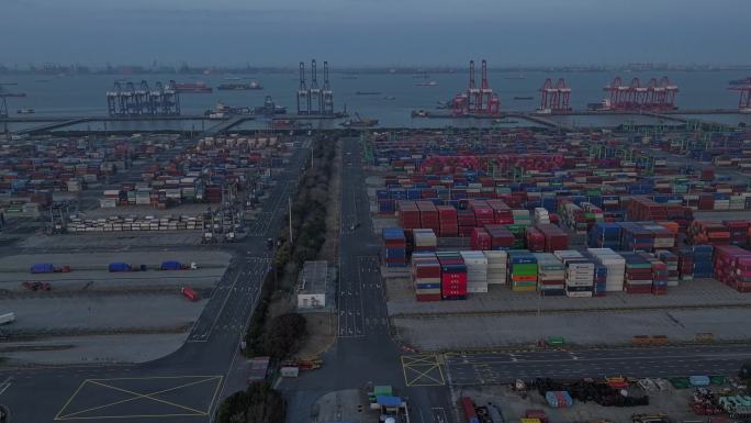 上海繁忙码头港夜晚延时航拍 4k视频