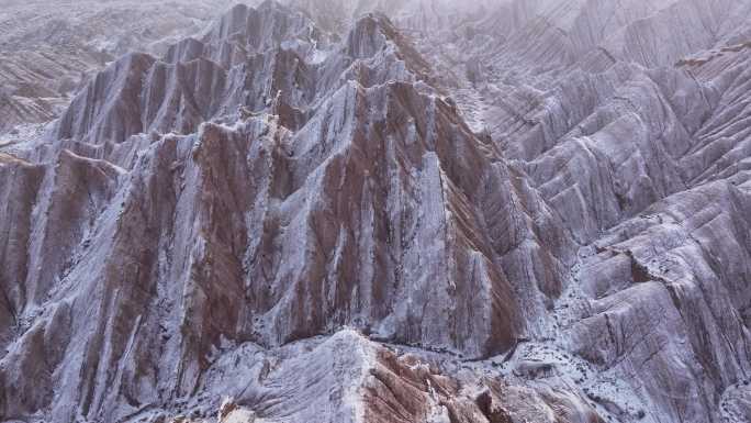 天山南北最美的红层峡谷