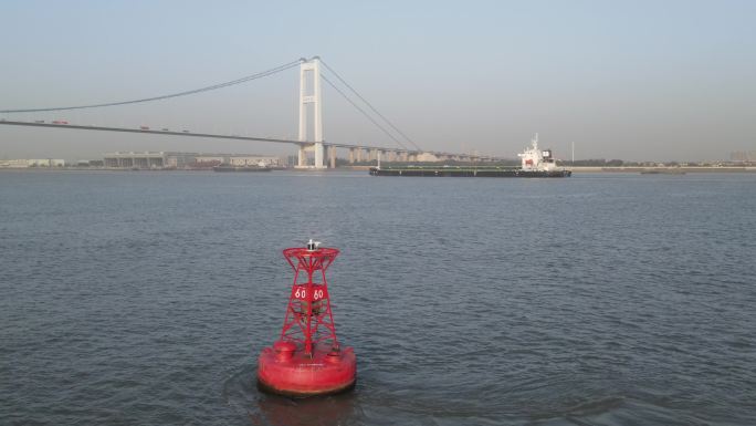 长江航标红浮筒 江阴大桥