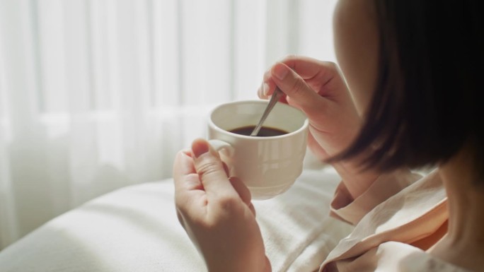 早上喝咖啡美女背影下午茶