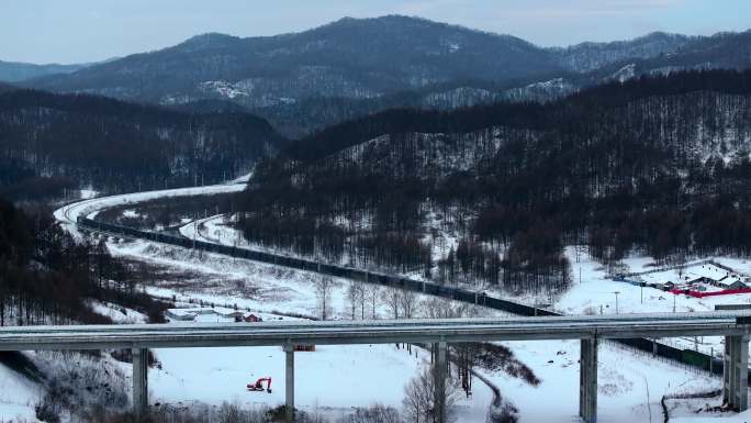 航拍冬季牡丹江市横道河子雪国列车