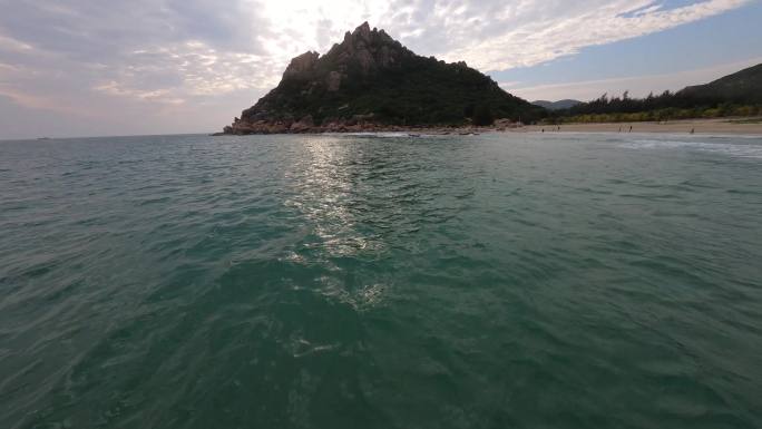 穿越机航拍4K海南三亚大海沙滩海边风景