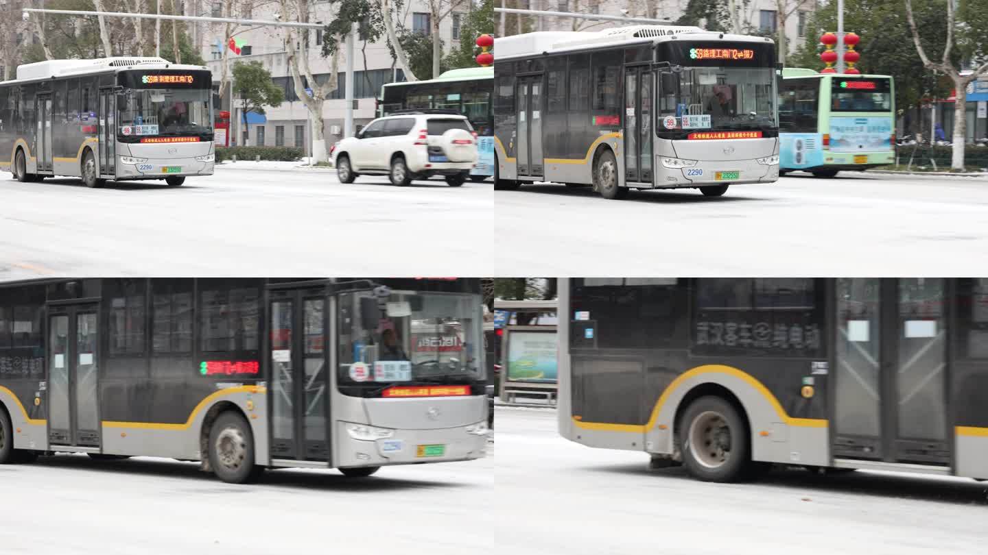 公交车行驶在结冰的道路上