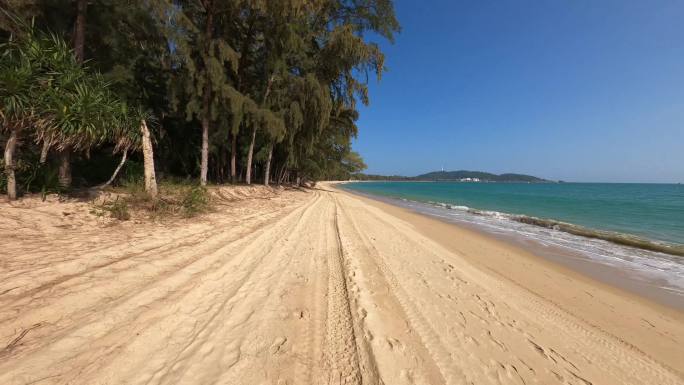 穿越机航拍4K海南三亚大海沙滩海边风景