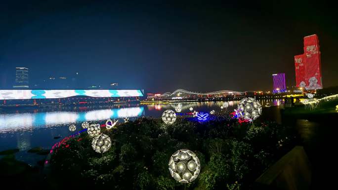 成都秦皇湖夜景