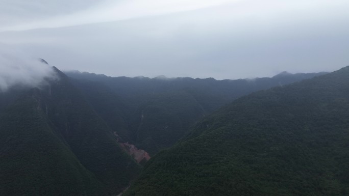 大山里的村庄