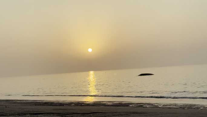 海上日出