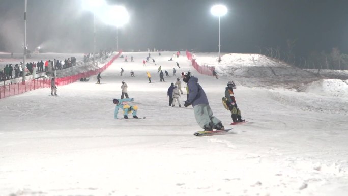 滑雪教学 雪上运动 冰雪推广