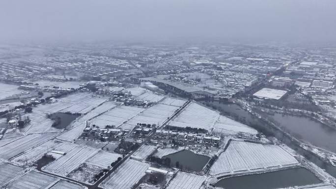 航拍小镇城市平原建筑学校民房城镇农村雪景