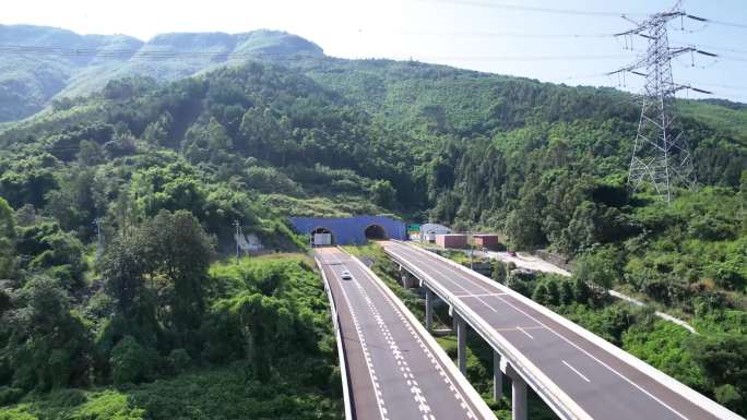 重庆合长高速和三圣隧道