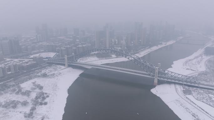 4k航拍武汉古田汉江湾大桥大雪雪景