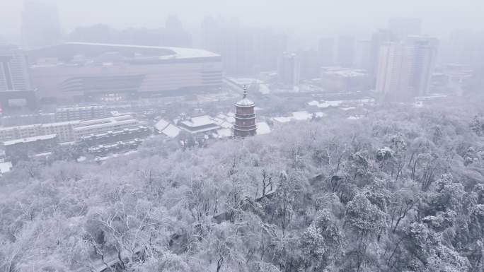 4k航拍武汉宝通寺大雪雪景