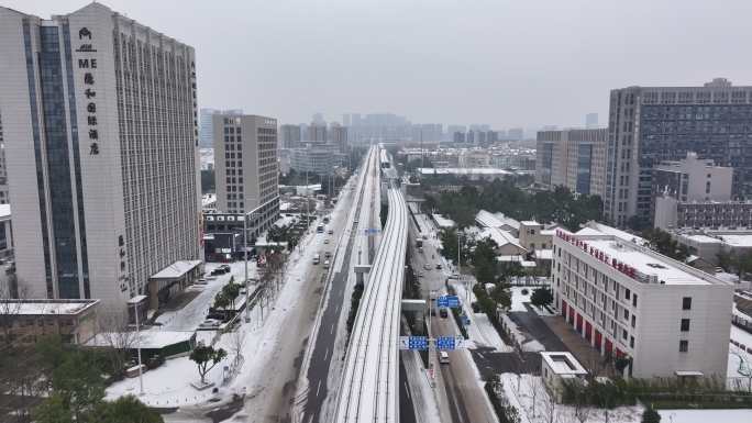 武汉光谷大学园路冻雨大雪城市雪景航拍纪实