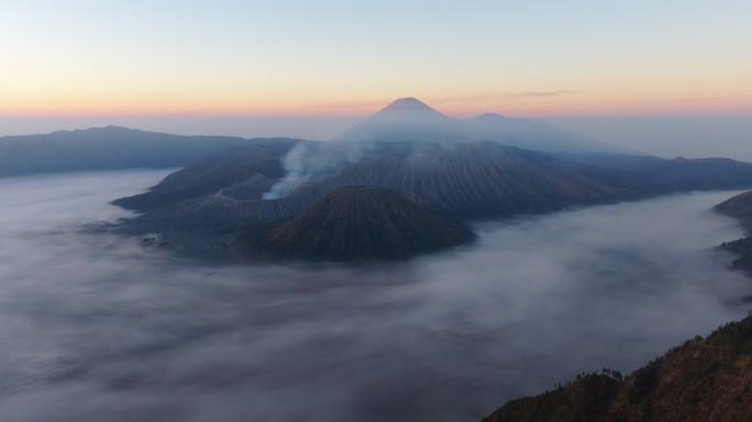 布罗莫火山Bromo日出航拍视频