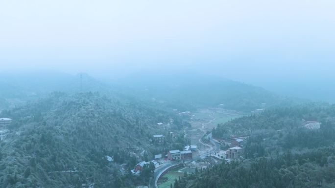 乡村雪景