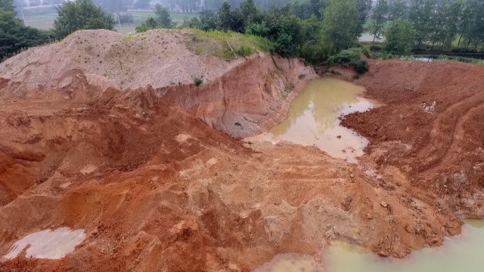 生态破坏矿坑采砂场雨花石水库太阳能路灯