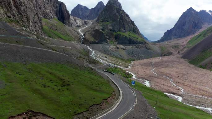 独库公路风光自驾游车队