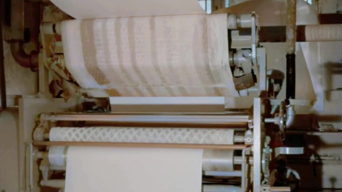 新中国化学工业  涂布机 钡地纸相纸生产