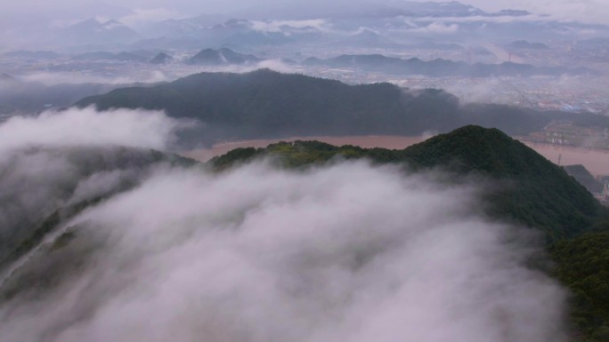 临海城区航拍云海