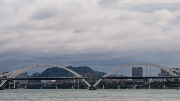 柳江上的广雅大桥延时