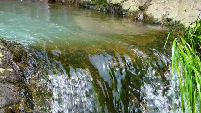 河边流水河流河水小溪山泉泉水流体液体水流