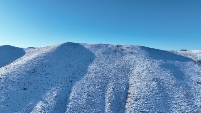 呼伦贝尔雪域丘陵山岭雪景