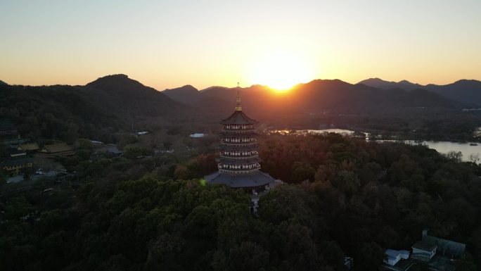 杭州西湖雷峰塔航拍雷锋夕照