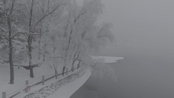 西安秦岭雪景翠华山