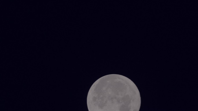 雪山月亮夜景阿里狮泉河城市夜转日天亮